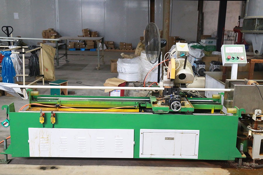 管件自動(dòng)切割機(jī)